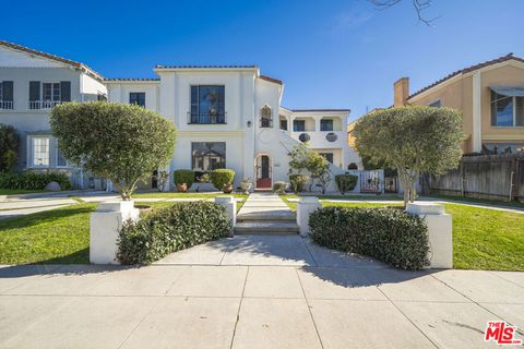 Photo of 1032 Masselin Avenue, Los Angeles, CA 90019 (MLS # 26636311)