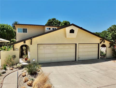 Photo of 621 Termino Avenue, Long Beach, CA 90814 (MLS # PW26172934)