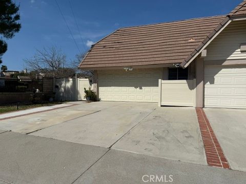 Photo of 22813 Rio Clara Dr, Valencia, CA 91354 (MLS # SW26055884)