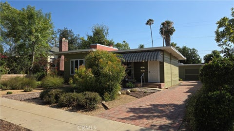 Photo of 422 Bond ST #1, Redlands, CA 92373 (MLS # IG26145135)