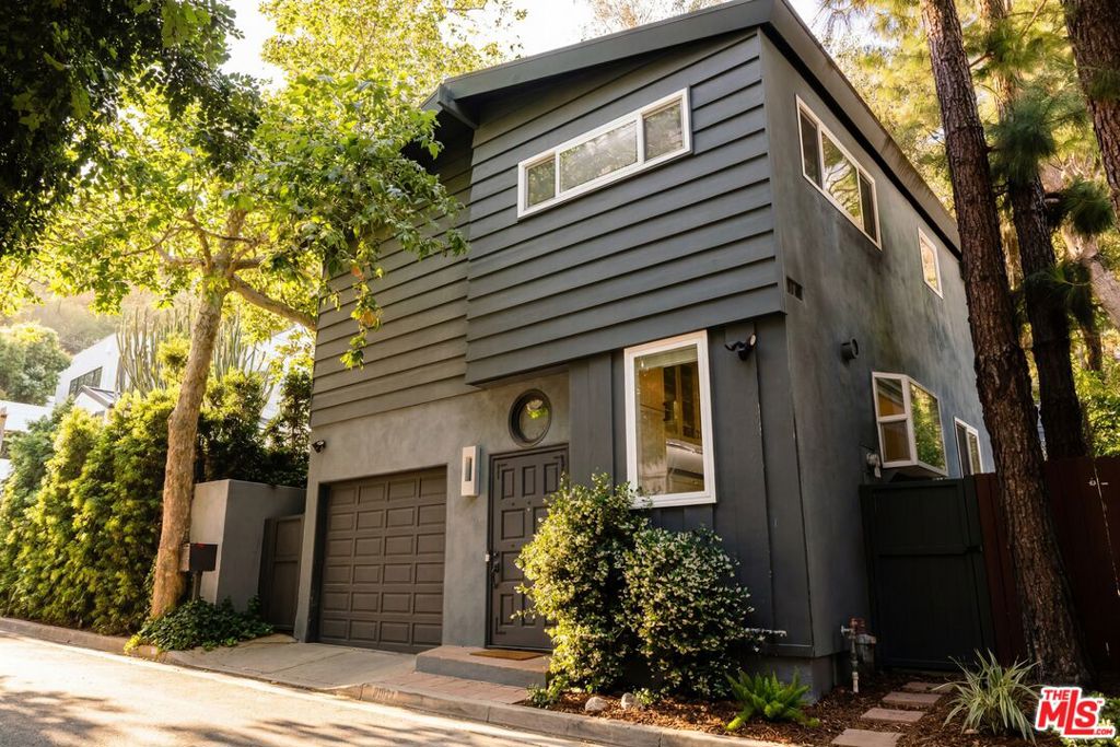 9959 Westwanda Drive, Beverly Hills CA 90210