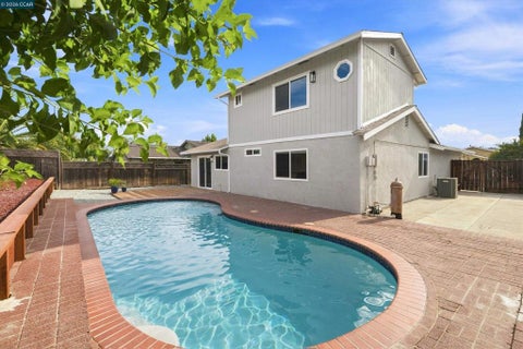 Photo of 5029 Teakwood Dr DR, Oakley, CA 94561 (MLS # 41149924)