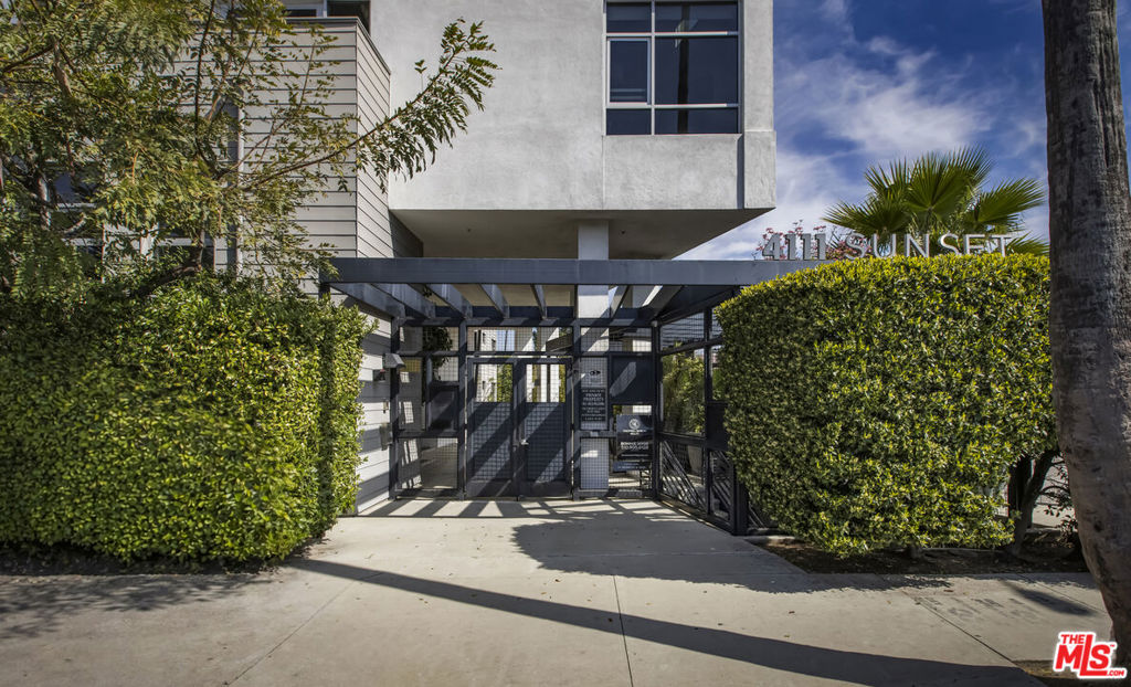 4111 W Sunset Boulevard 220