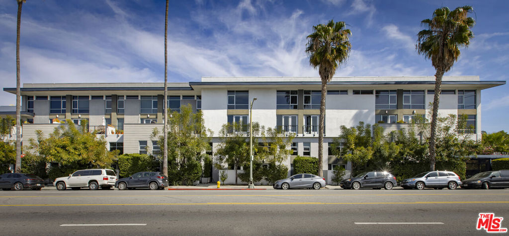 4111 W Sunset Boulevard 220