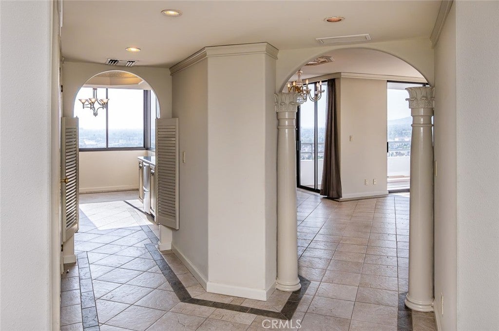 345 Pioneer Drive 1705