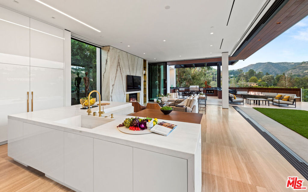 1130 Angelo Drive
