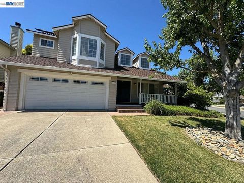 Photo of 5067 Prairie Way, Antioch, CA 94531 (MLS # 41128302)