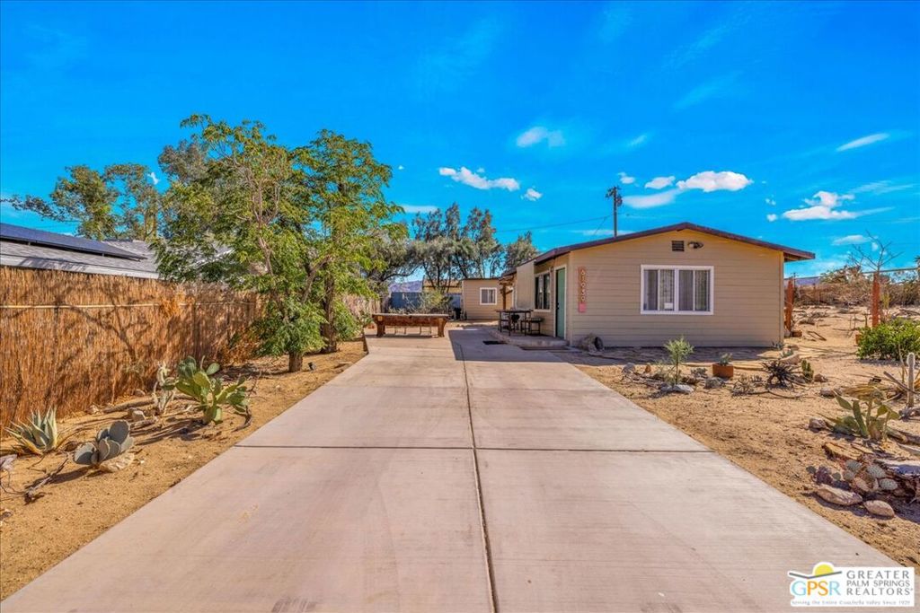 61939 Hilltop Drive