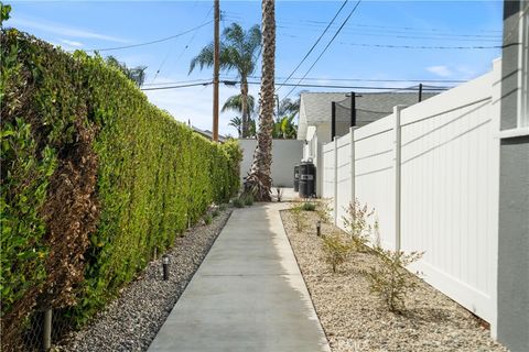 Photo of 18924 Sylvan Street, Tarzana, CA 91335 (MLS # SR26149762)