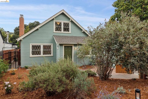 Photo of 3323 Pinole Valley Rd, Pinole, CA 94564 (MLS # 41146983)