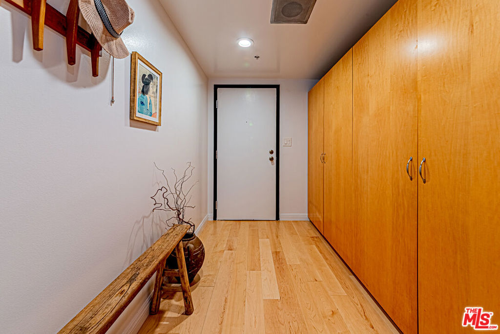 600 W 9th Street 516