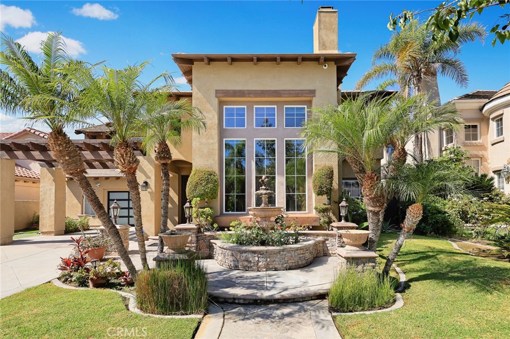 996 N Antonio Circle