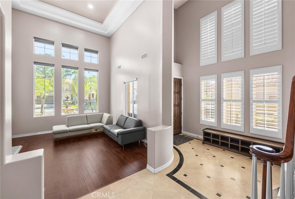 996 N Antonio Circle