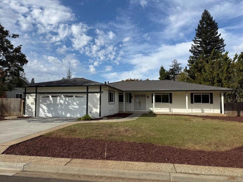 Photo of 19787 Oakhaven Drive, Saratoga, CA 95070 (MLS # ML82064799)