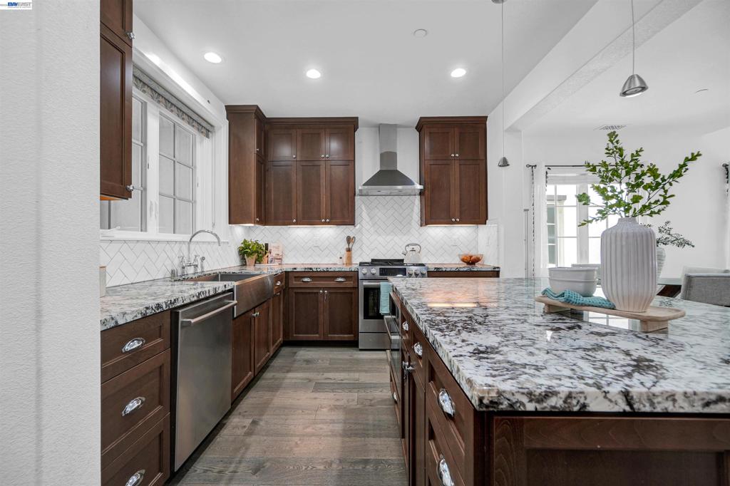 39567 Stevenson Place