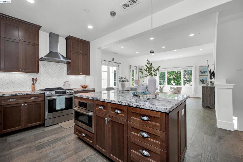 39567 Stevenson Place