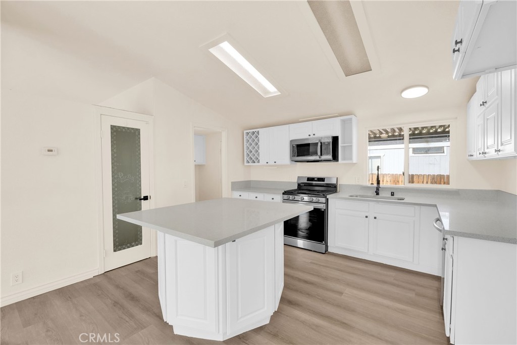 ONE OF THE BIGGEST HOMES IN THE PARK !!!ALL UPGRADED ! NEW FLOORS, NEW PAINT, NEW PRIMARY BATHROOM !Welcome to this Beauiful all ages Moblie Home Community in Highland California. This 4 bedroom 2 bathroom home is great for a large family! Featuring an extra 5th bonus room with a split floor plan . Enjoy your master bedroom separate from other rooms in this home. High ceilings , Large kitchen with island and pantry. Newer Windows, Energy saving water heater and Electrical Panel! Central and heating unit has been serviced yearly, what a great find!
Community has a pool, playground, basketball court, gym, dog park and tv room. Just minutes away from Redland Curtis plaza , shopping, stores. Close to Thompson Elementary school! Great location and commuter friendly home off 210 freeway. Dont miss out on this one! more photos coming soon!