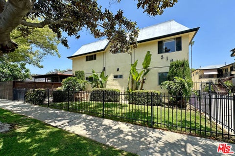 Photo of 3161 Perlita Avenue #1, Los Angeles, CA 90039 (MLS # 26992451)