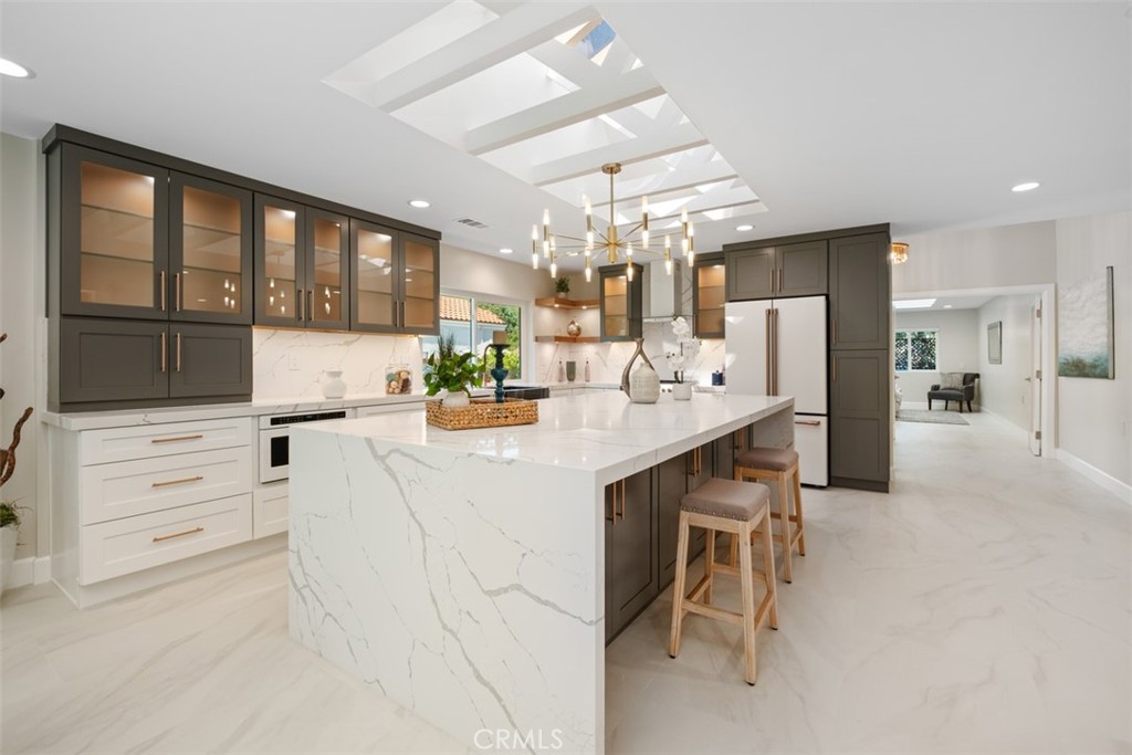 5437 Via Carrizo