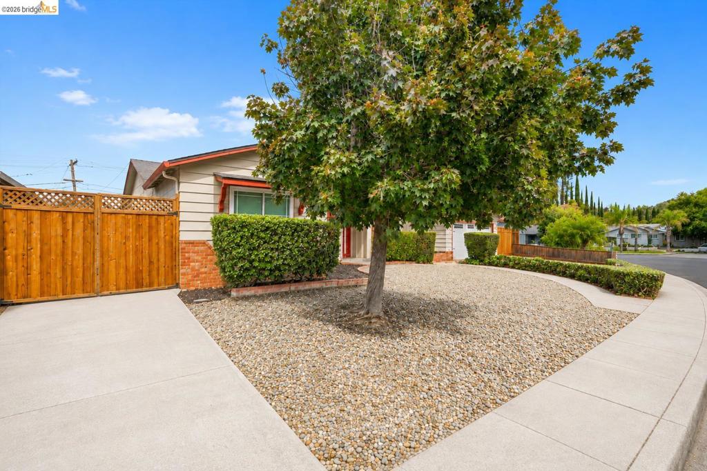 1789 Woodland Ct