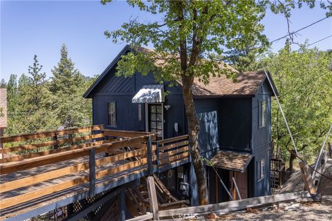 Photo of 33310 Conway Drive, Running Springs, CA 92308 (MLS # IG25122659)