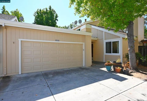 Photo of 4203 Dubhe Ct, Concord, CA 94521 (MLS # 41149002)