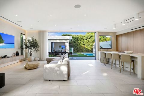 Photo of 6687 Colgate Avenue, Los Angeles, CA 90048 (MLS # 26646435)