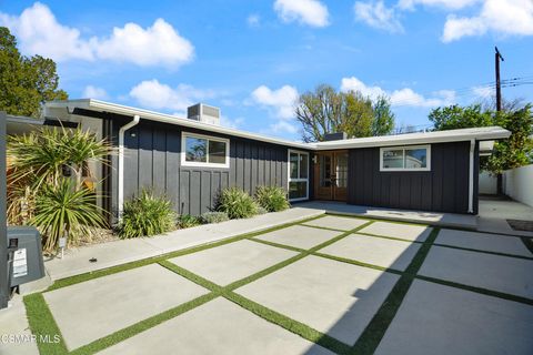 Photo of 7806 Kentland Avenue, West Hills, CA 91304 (MLS # 225003906) Photo of 7806 Kentland Avenue, West Hills, CA 91304 (MLS # 225003906)