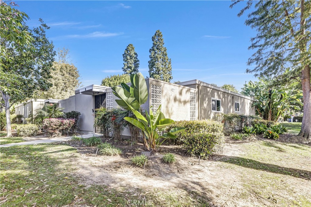 651 Avenida Sevilla D