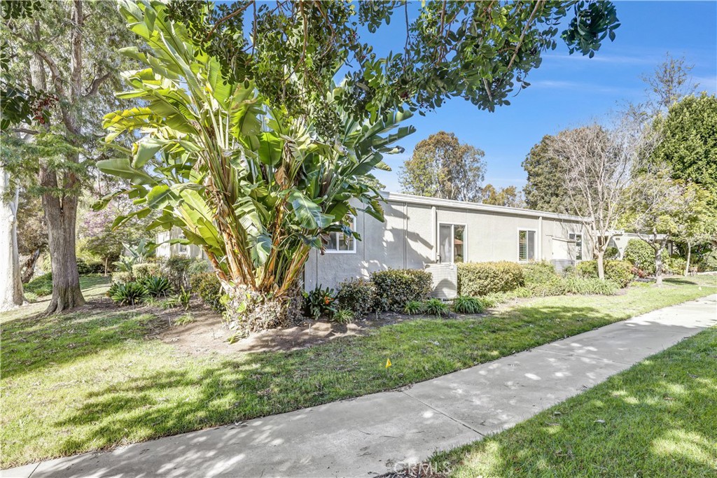 651 Avenida Sevilla D