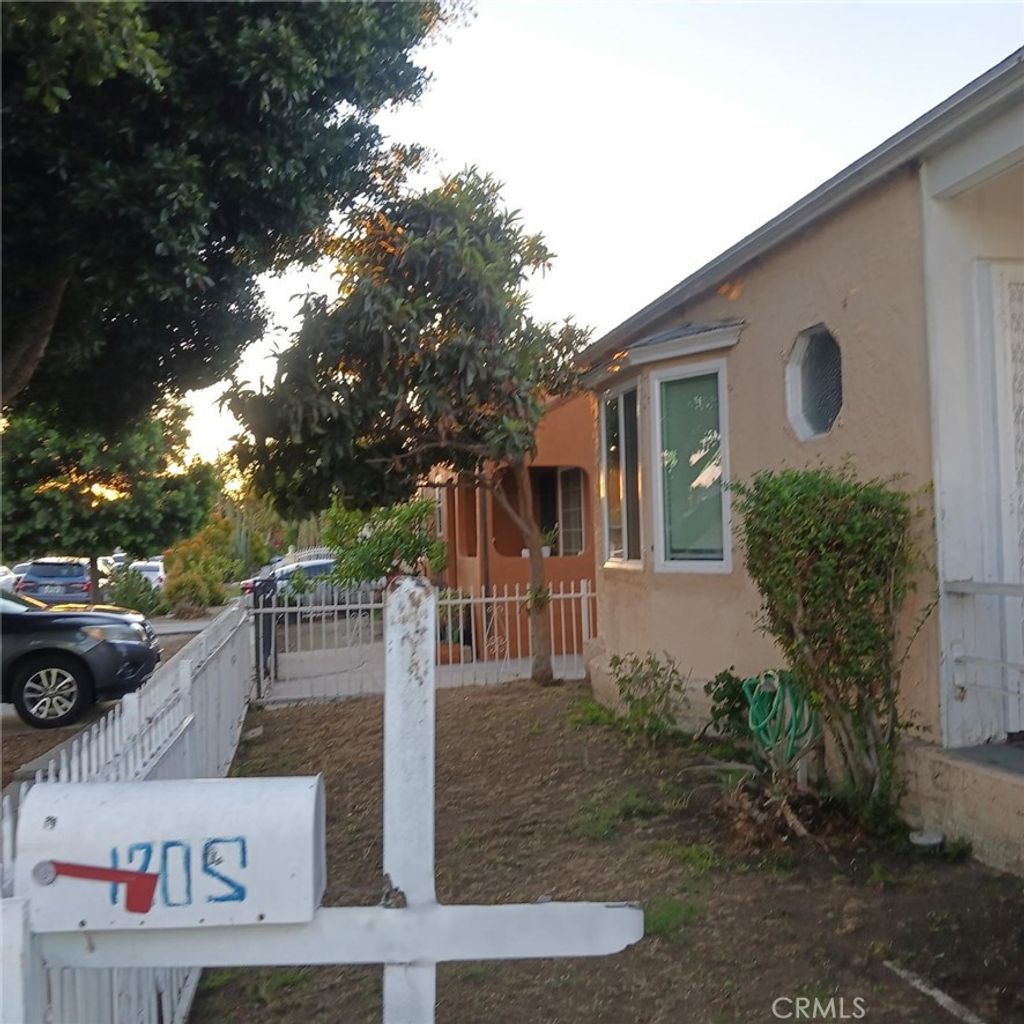 Photo of 1205 W 57th St, Los Angeles, CA 90037 (MLS # IN26059483)