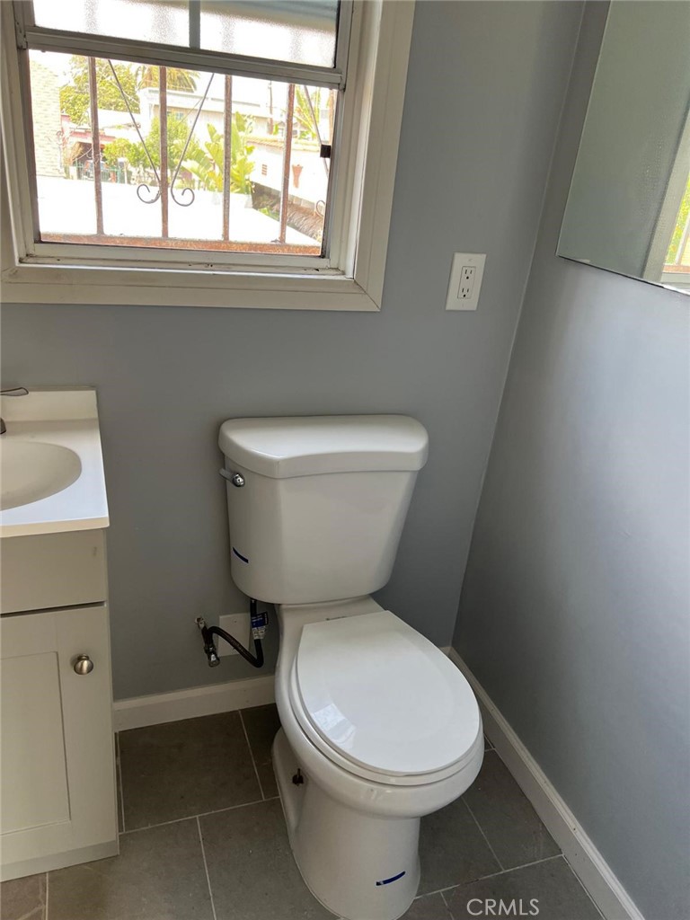 1205 W 57th