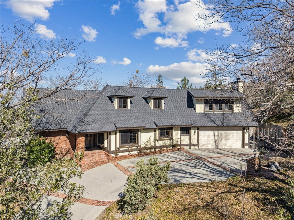 Lake Arrowhead, California, 92352, United States, 4 Bedrooms Bedrooms, ,4 BathroomsBathrooms,Residential,Active,2022363