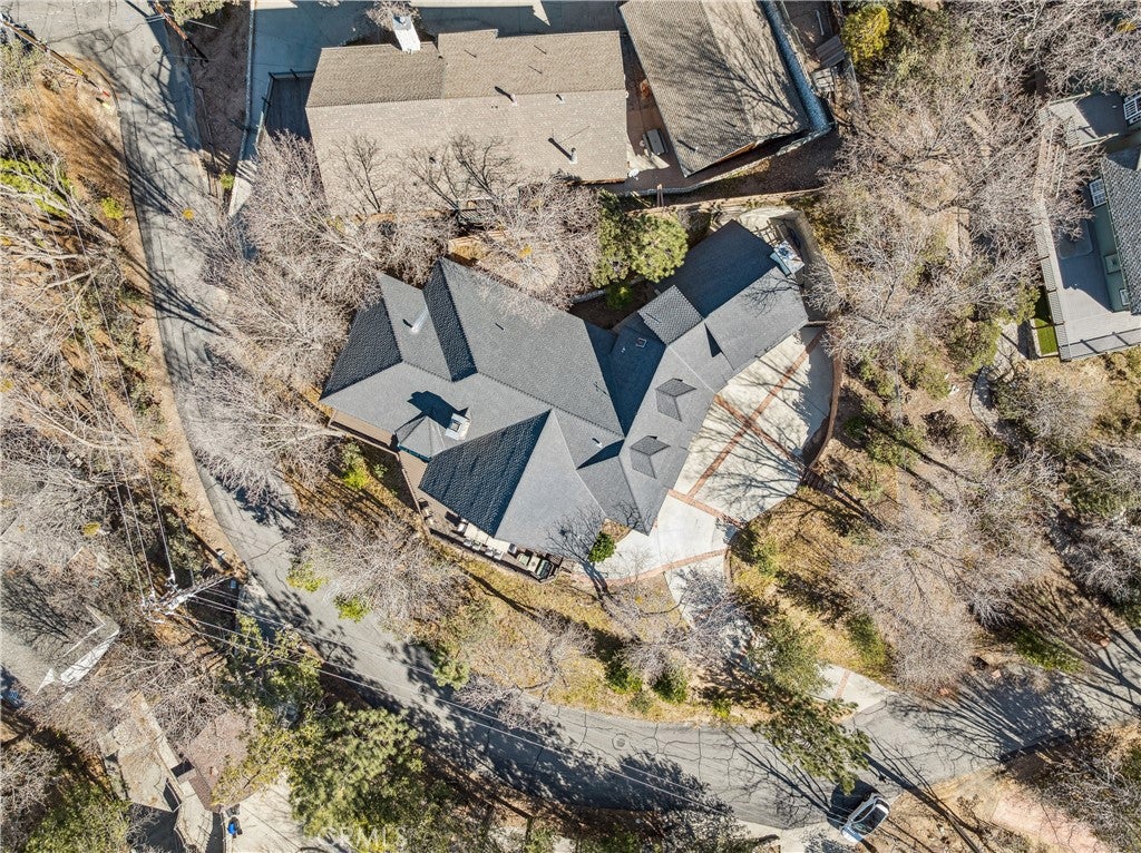 Lake Arrowhead, California, 92352, United States, 4 Bedrooms Bedrooms, ,4 BathroomsBathrooms,Residential,Active,2022363