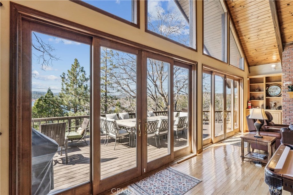 Lake Arrowhead, California, 92352, United States, 4 Bedrooms Bedrooms, ,4 BathroomsBathrooms,Residential,Active,2022363