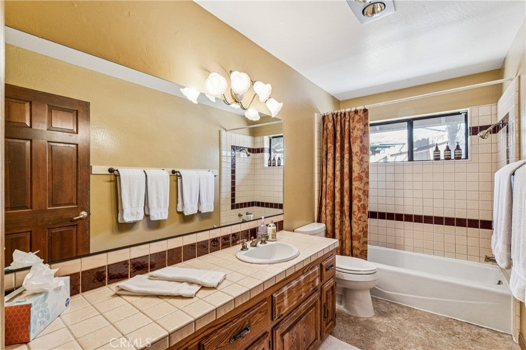 Lake Arrowhead, California, 92352, United States, 4 Bedrooms Bedrooms, ,4 BathroomsBathrooms,Residential,Active,2022363