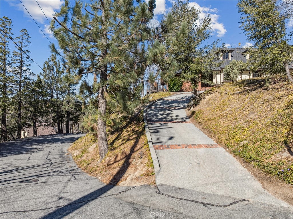 Lake Arrowhead, California, 92352, United States, 4 Bedrooms Bedrooms, ,4 BathroomsBathrooms,Residential,Active,2022363