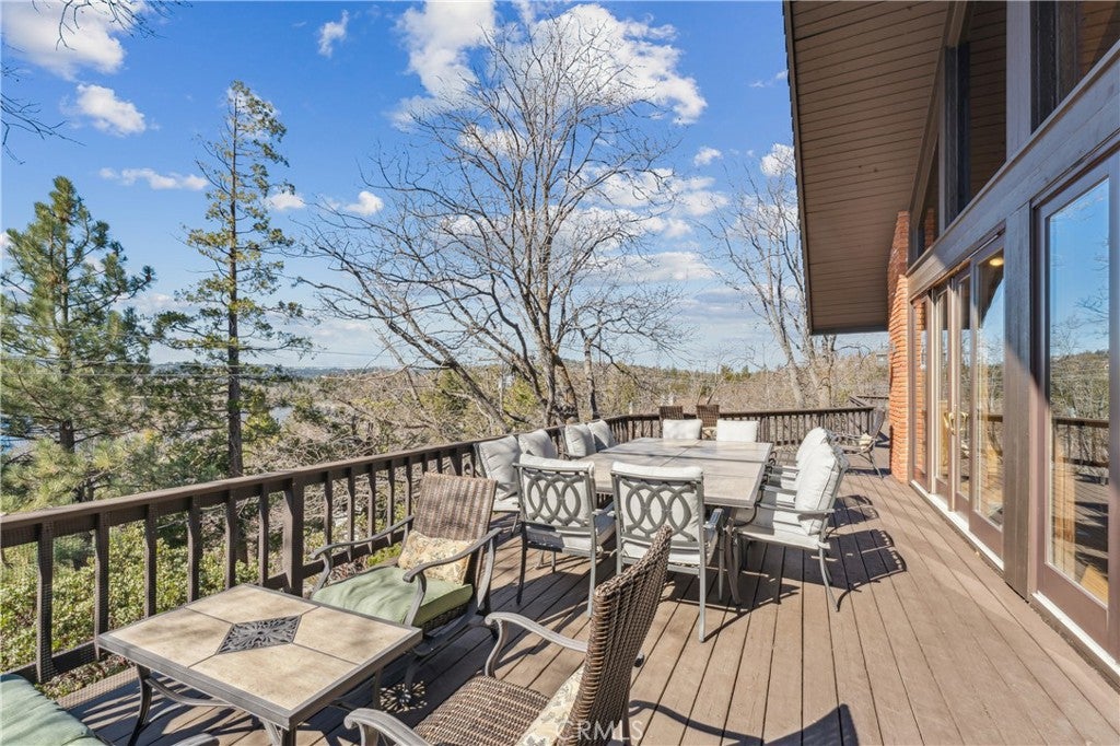 Lake Arrowhead, California, 92352, United States, 4 Bedrooms Bedrooms, ,4 BathroomsBathrooms,Residential,Active,2022363