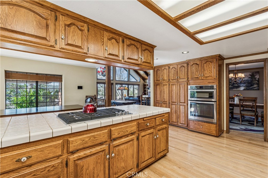Lake Arrowhead, California, 92352, United States, 4 Bedrooms Bedrooms, ,4 BathroomsBathrooms,Residential,Active,2022363