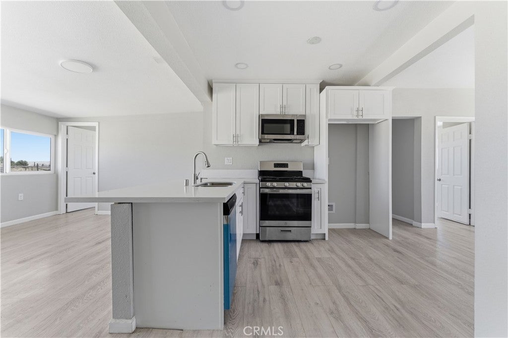 10505 E Ave S6