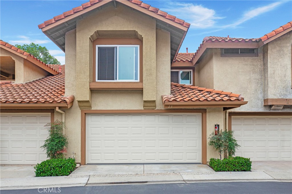 Enjoy the RANCHO SANTA MARGARITA lifestyle in this fabulous 2 Bedroom, 2.5 Bath, 1,275 square feet home with a separate Loft area perfect for an home office. When you step inside this model perfect COMPLETELY RENOVATED light & bright townhome, you will be struck by the attention to details which features: separate Living-Room with custom Marble Gas Fireplace, Media Niche, Cathedral Ceiling that flows into formal Dining Room. The gourmet Kitchen offers Granite Countertops, custom Backsplash, 4 Burner Gas Cooktop, custom white Oak Cabinetry, Pantry, Recessed Lighting, Microwave, Breakfast Nook, Computer Niche and Laminate Flooring flowing throughout the main level. The 2nd level features a spacious Master Suite complete with a Retreat, Mirrored Wardrobe Doors, spacious 2nd Bedroom with neutral Carpet flooring, Raised Panel Doors, separate Loft area with Laminate Flooring, Remodel Bathrooms coupled with Double Pane Windows throughout the home. A Definite Must see to appreciate! Walking distance to RSM Lake, Schools and shopping.
