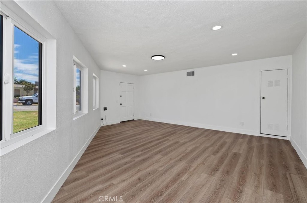 5422 Newbury Avenue