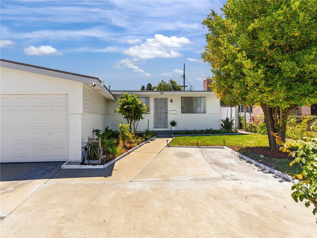 22707 Ronan Avenue