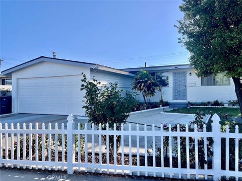 Photo of 22707 Ronan AVE, Carson, CA 90745 (MLS # SR26140878)