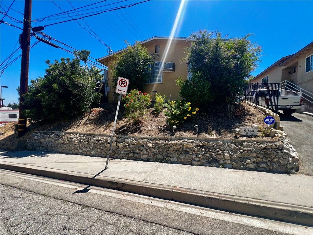 Photo of 5354 De Roja Avenue, Woodland Hills, CA 91364 (MLS # RS25152792)