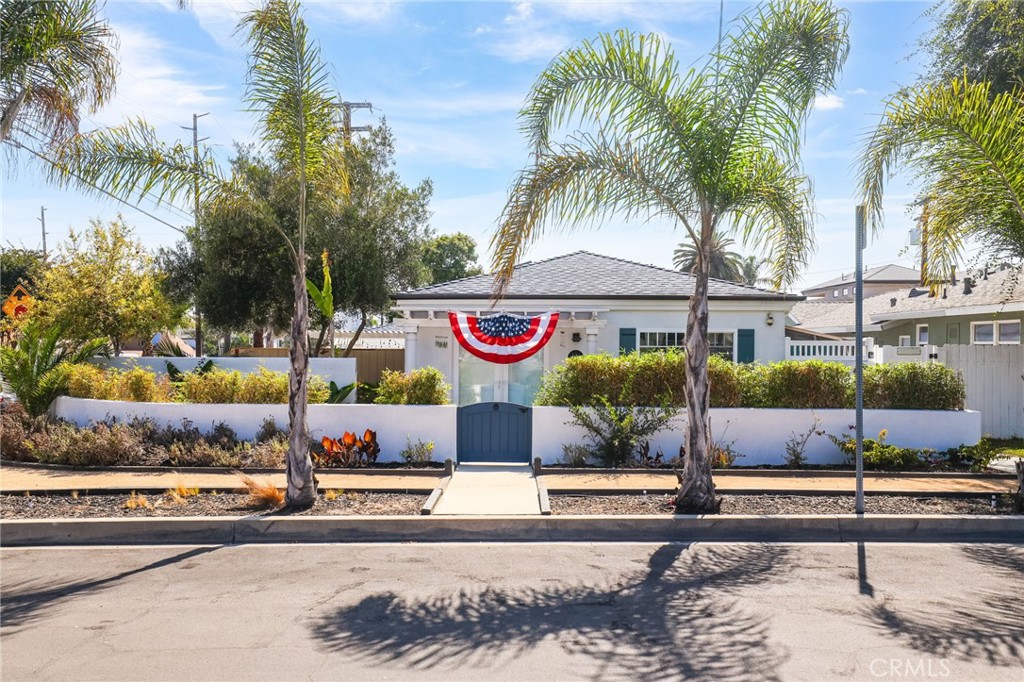Welcome to this beautifully remodeled one-bedroom, one-bathroom apartment located in Huntington Beach. This apartment boasts a vaulted ceiling in the bedroom, a large walk-in closet, and stainless steel appliances that add a modern touch to the space. The private, large gated patio and a second back patio provide ample outdoor space for relaxation or entertaining. The convenience of an on-site laundry and a one-car garage adds to the ease of living. Just steps away from the vibrant downtown area, this apartment offers a unique blend of comfort, style, and location. Come and make this your new home today!