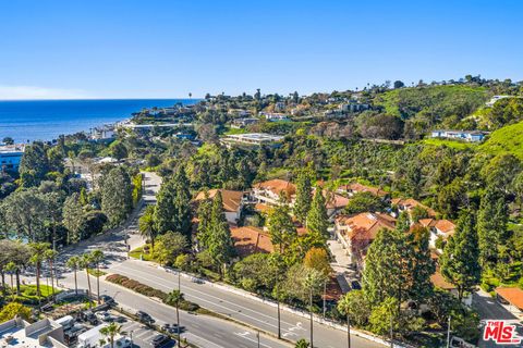 Photo of 501 Palisades Drive #205, Pacific Palisades, CA 90272 (MLS # 26634207)