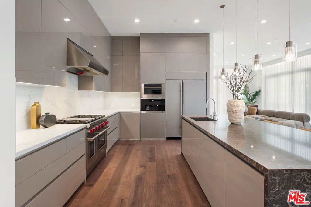 Photo of 425 N Palm Drive #502, Beverly Hills, CA 90210 (MLS # 26648345)