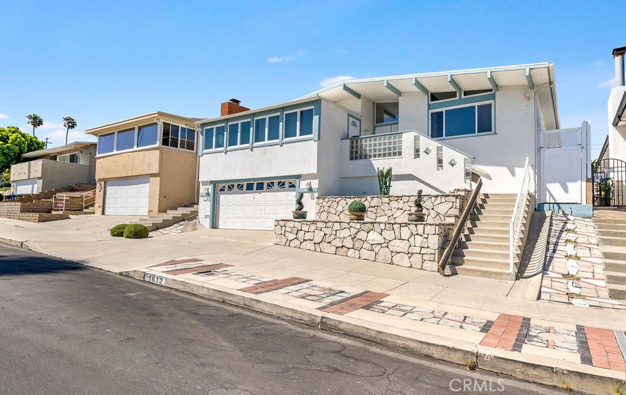 Welcome to this South Shores thoughtfully updated 4-bedroom, 2 bathroom home with 1,726 square feet of comfortable living space. Natural light fills each room, and the layout is both functional and inviting.
The enclosed balcony offers peaceful ocean views and a cool afternoon breeze, making it a great spot to relax. The open kitchen has been fully remodeled and features quality JennAir appliances including a double oven, warming drawer, dishwasher and solid wood cabinetry that adds a warm, natural feel.
Throughout the home, you'll find cedar-lined closets, ceiling fans, and central heating that add to the comfort and everyday ease. The guest bathroom includes a deep Jacuzzi tub, ideal for winding down. A space-saving, energy-efficient stackable washer and dryer is neatly tucked away to help keep things simple and organized.
Step outside to a large, covered back patio that opens to a spacious backyard perfect for weekend barbecues, playtime, or simply enjoying the outdoors. The yard features a variety of fruit trees, an outdoor basketball area, and an automatic sprinkler system to help keep everything green and low-maintenance.
Located on a quiet cul-de-sac, the home provides a calm, family-friendly setting with minimal traffic and plenty of street parking. You'll also enjoy close access to schools, markets, restaurants, and shops. A two-car garage adds everyday convenience.
This home brings together comfort, quality, and location in a way that's hard to find.
12 month or 18 month term. Owner pays for Landscaping. Small dogs accepted. No cats.