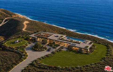 Photo of 9700 Deer Creek Road, Malibu, CA 90265 (MLS # 26865325)